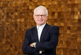 Photo of Professor Mark Anderson 